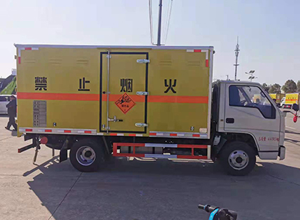 凤台爆破器材运输车工人安全操作规范与智能技术保障